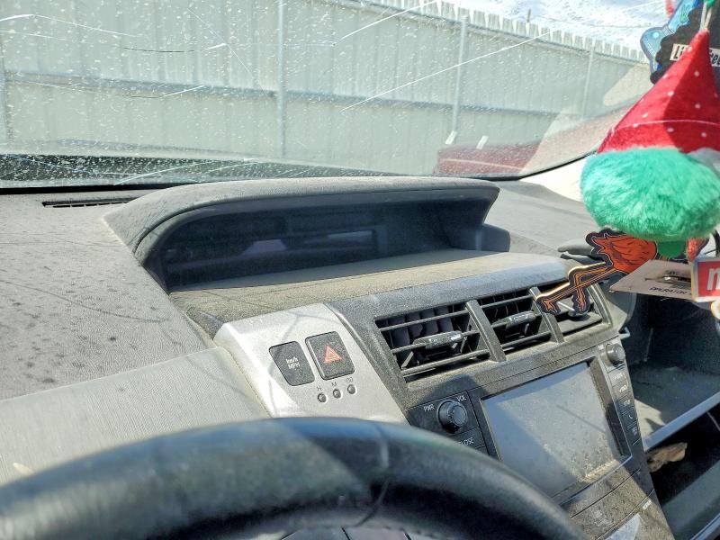 2014 Toyota Prius v Five