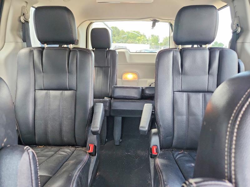 2013 Chrysler Town & Country Touring