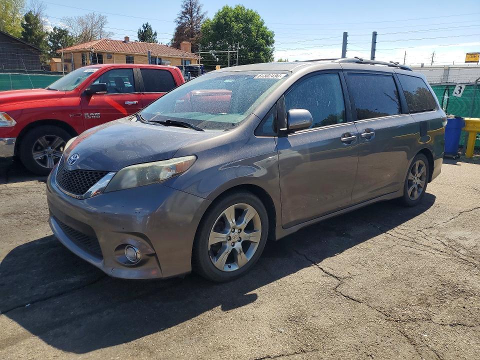 2012 Toyota Sienna Sport