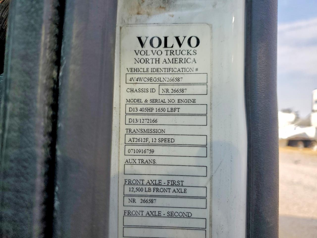 2020 Volvo VNR Semi Truck