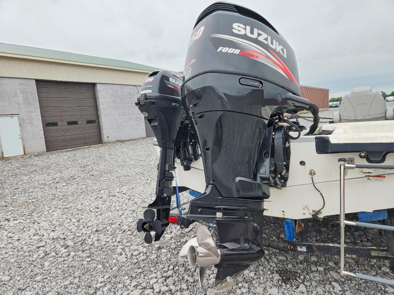 2014 Larson Boat-boat