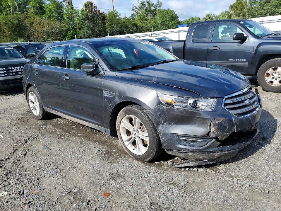 2018 Ford Taurus sel