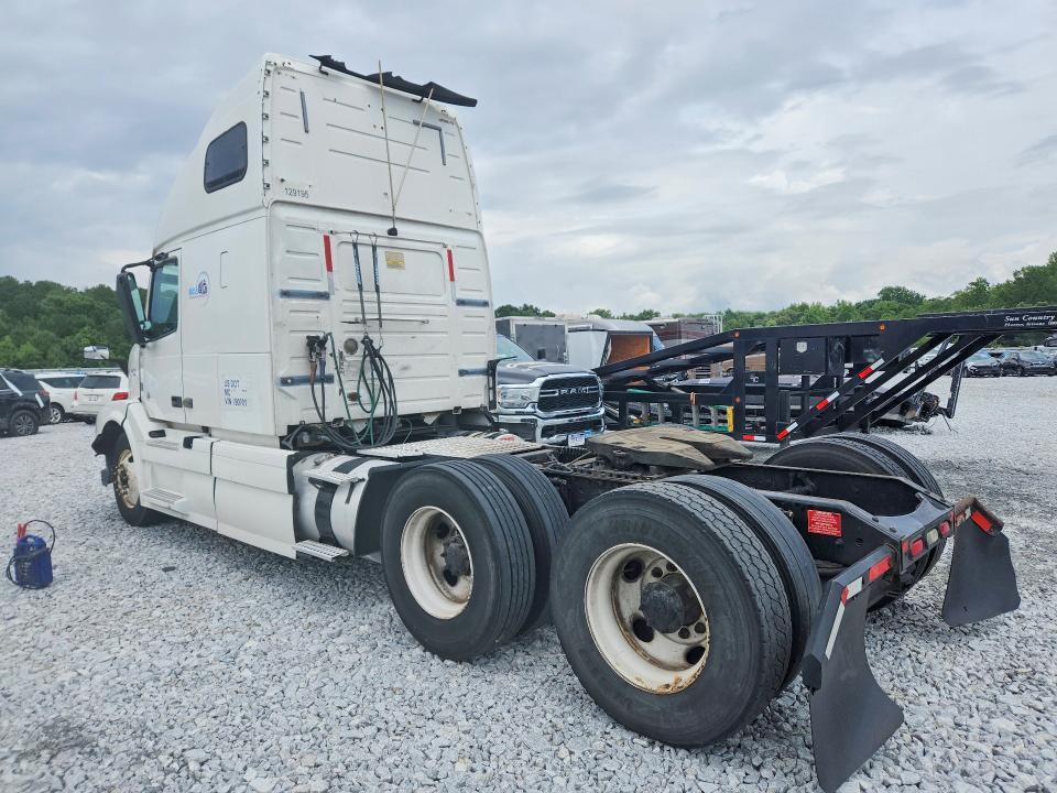 2016 Volvo VNL Semi Truck