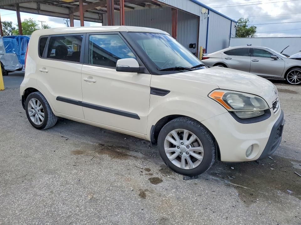 2013 KIA Soul +