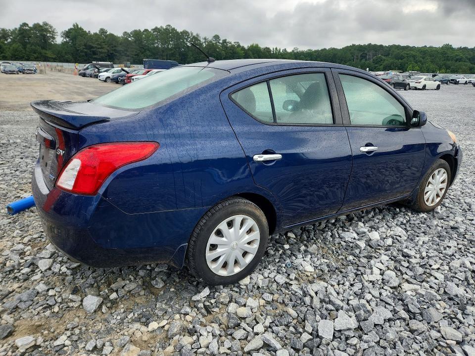 2013 Nissan Versa 1.6 s