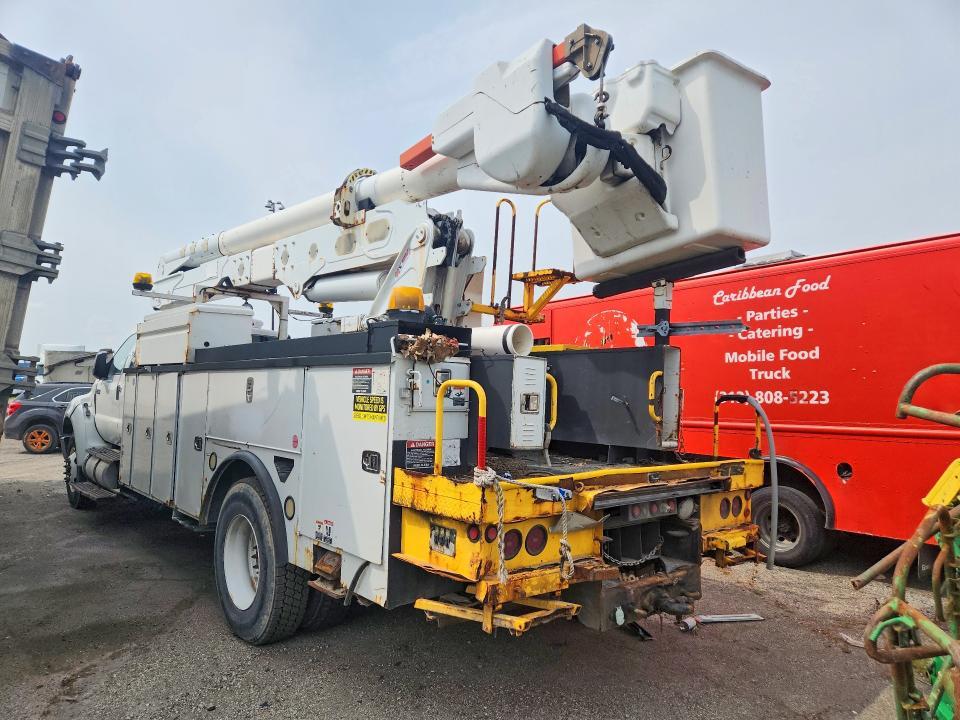 2012 Ford F750 Super Duty Bucket Truck