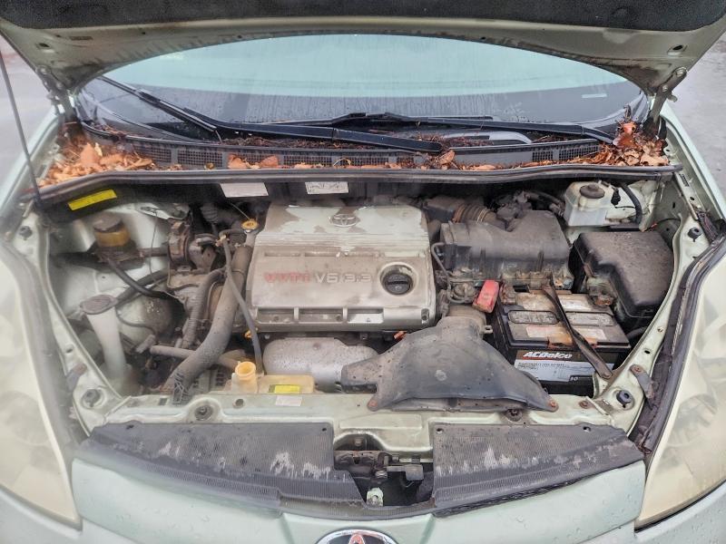 2006 Toyota Sienna le 8 Passenger