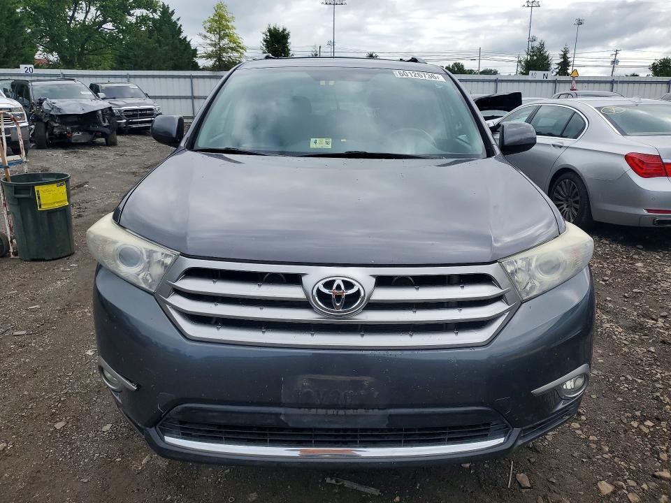 2013 Toyota Highlander se