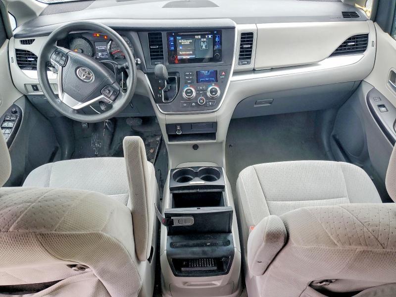2015 Toyota Sienna le