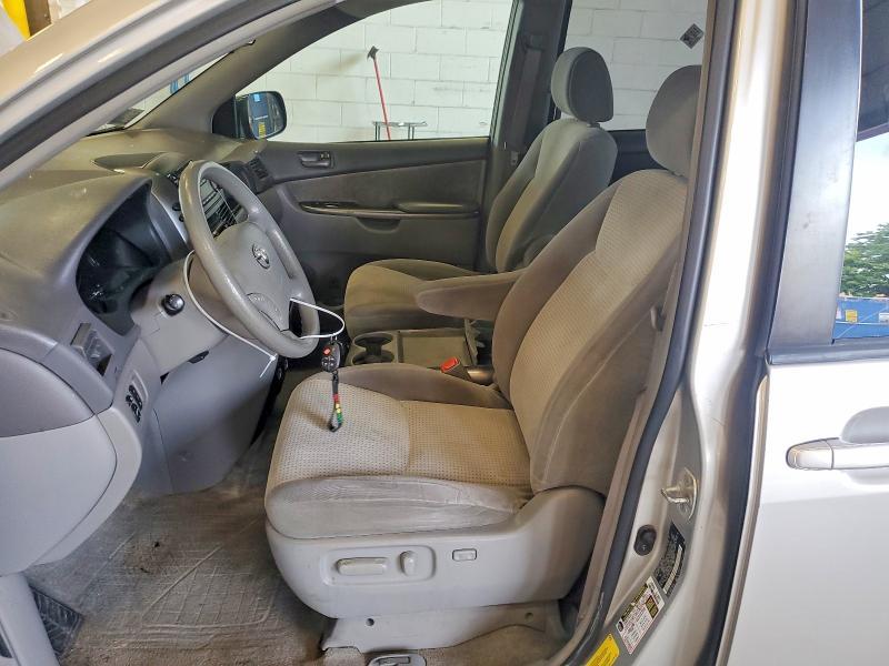 2008 Toyota Sienna le 7-passenger