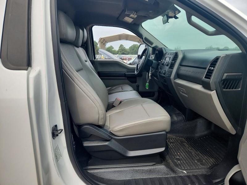 2017 Ford F550 Super Duty BOX Truck