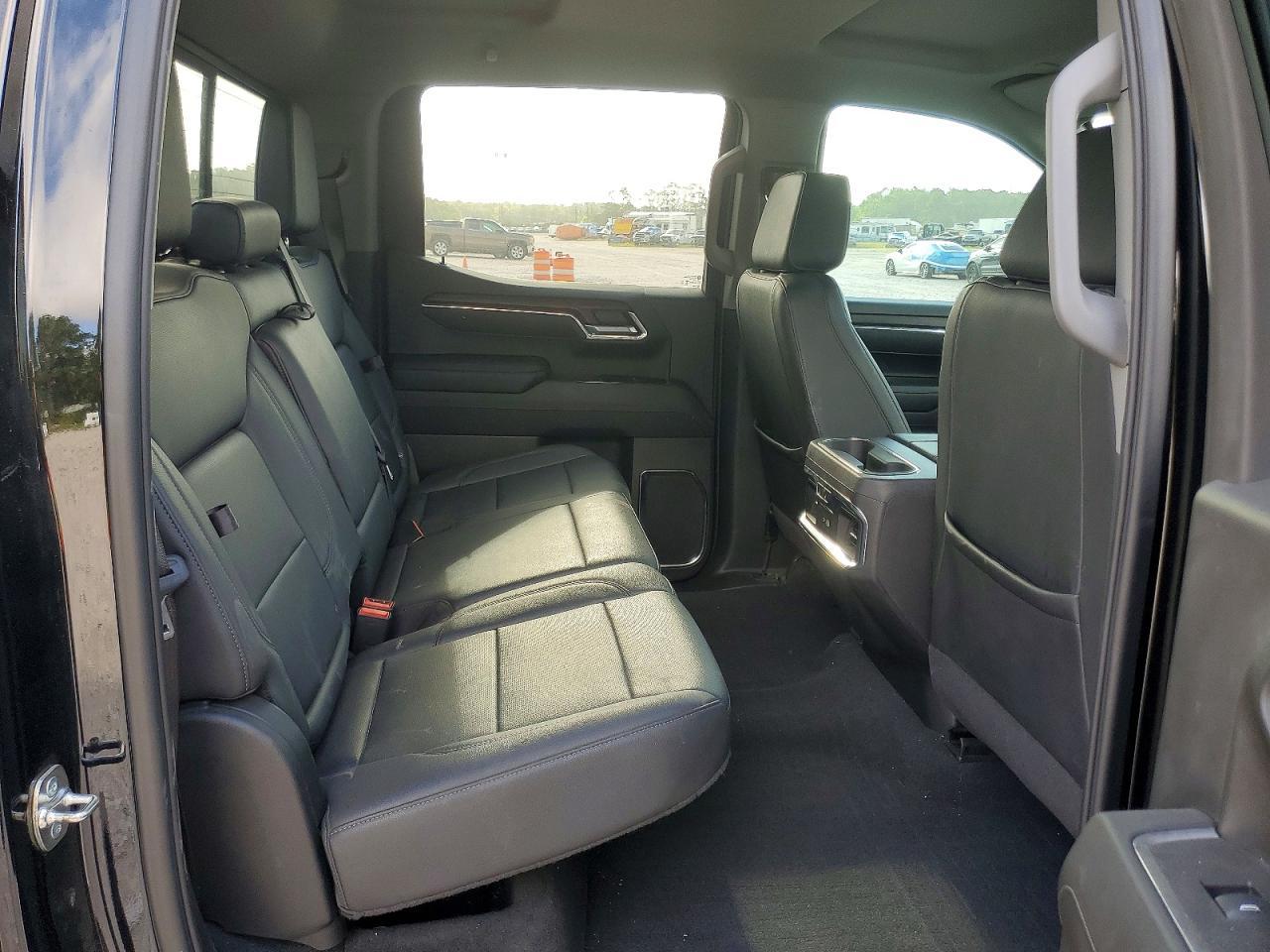 2025 GMC Sierra C1500 SLT