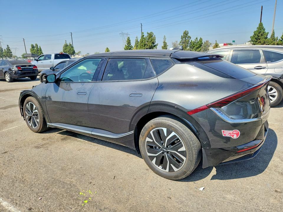 2023 KIA EV6 Wind