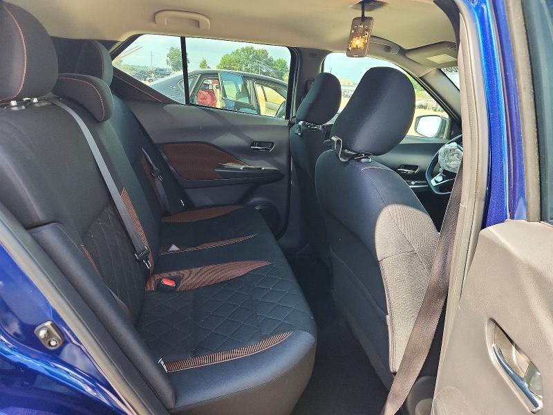 2020 Nissan Kicks sr