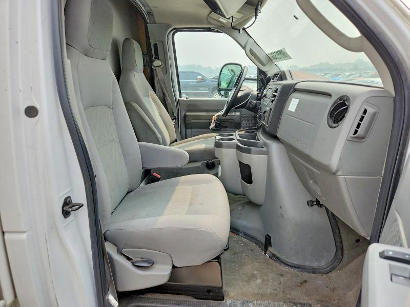 2017 Ford E450 box Truck