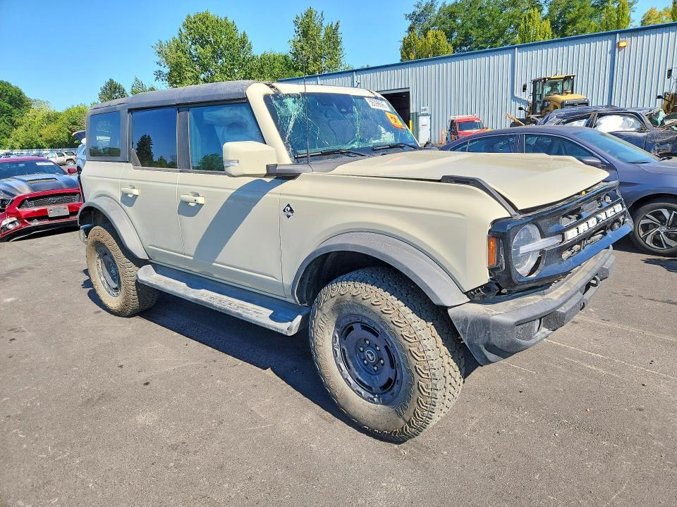 2025 Ford Bronco Outer Banks
