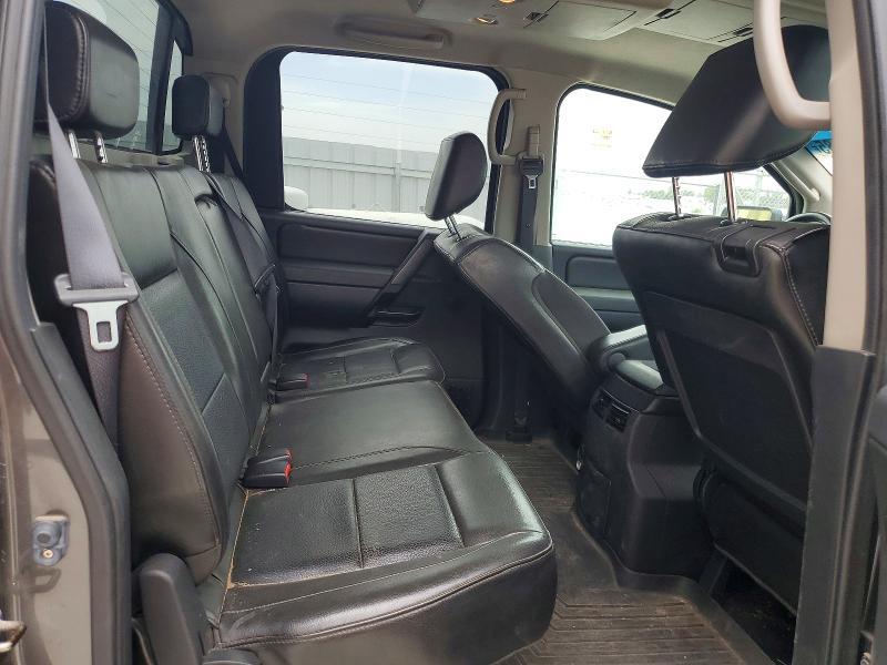 2011 Nissan Titan sv