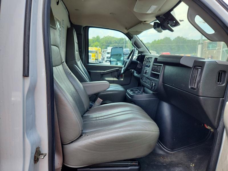 2021 GMC Savana BOX Truck