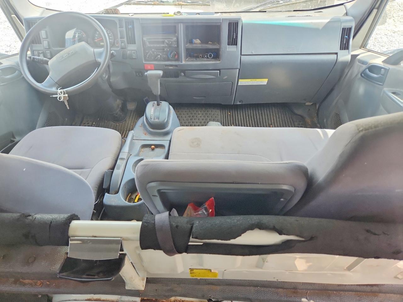 2018 Isuzu NPR HD