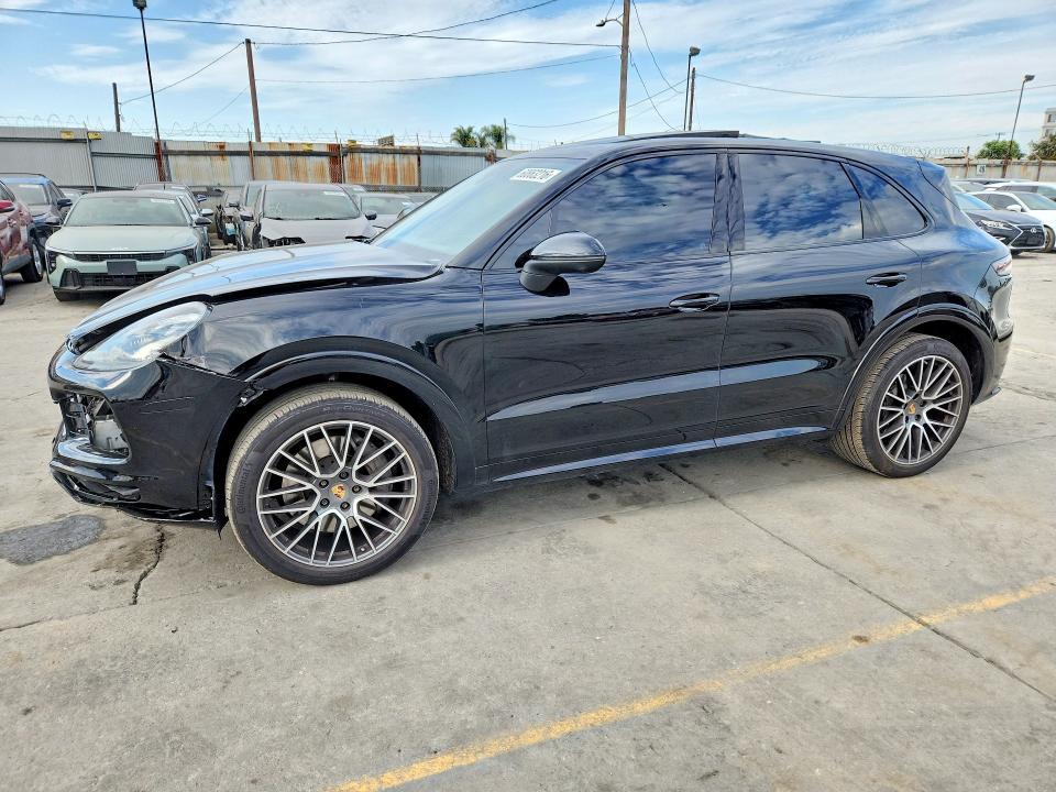 2022 Porsche Cayenne s