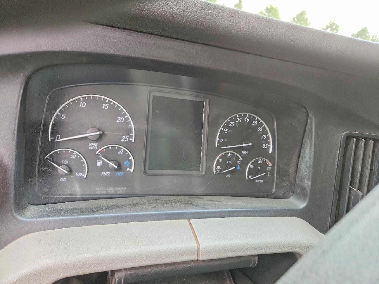 2019 Freightliner Cascadia 126 Semi Truck