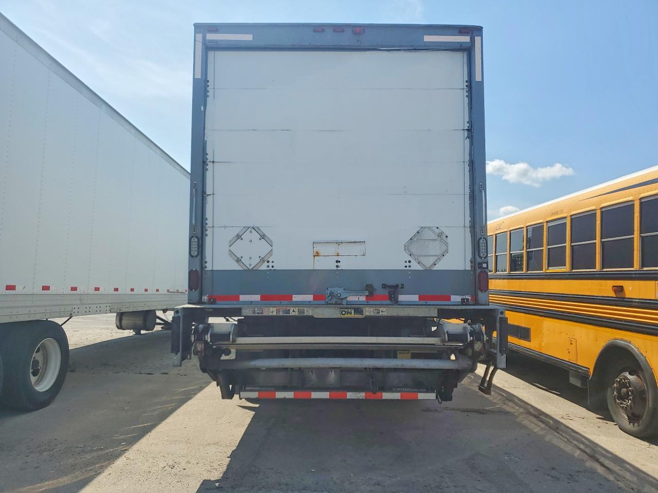 2016 Freightliner Business Class M2 BOX Truck