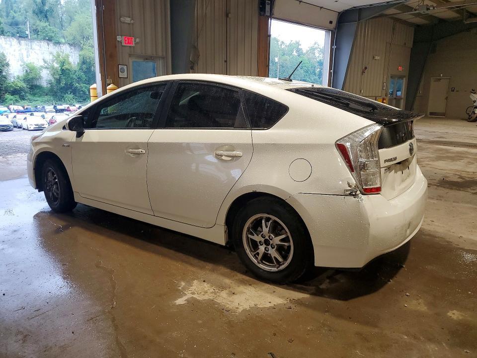 2010 Toyota Prius iii