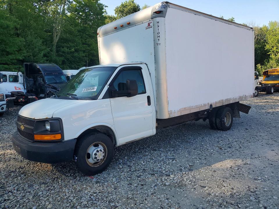 2013 Chevrolet Express BOX Truck