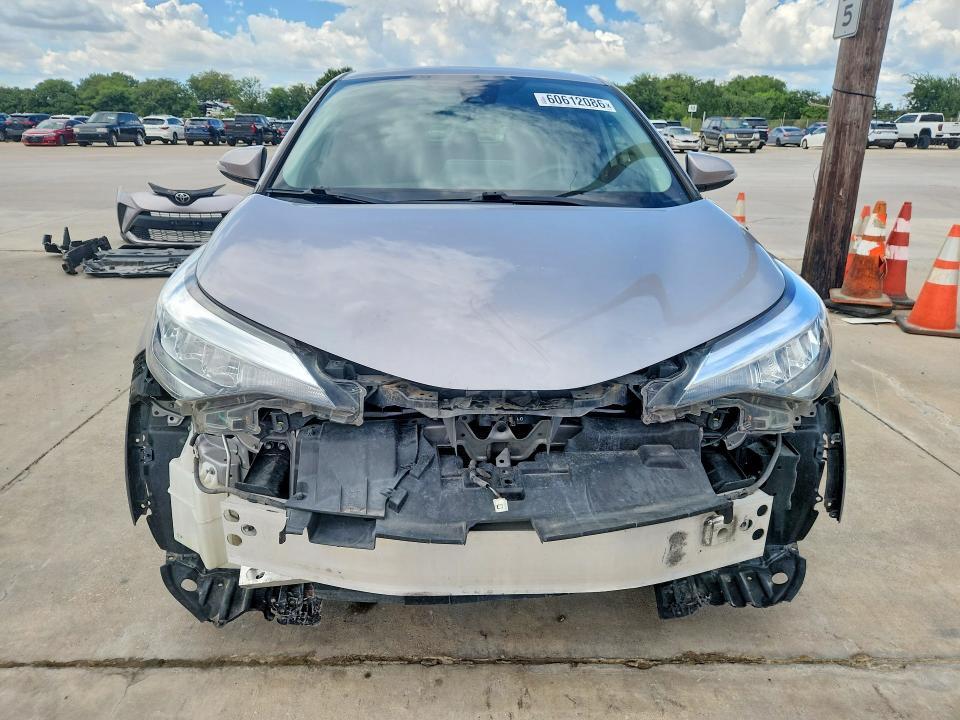 2020 Toyota C-hr le
