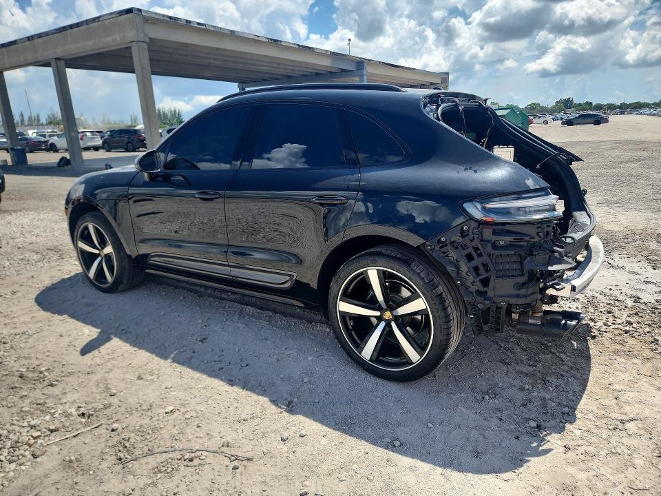 2023 Porsche Macan Base