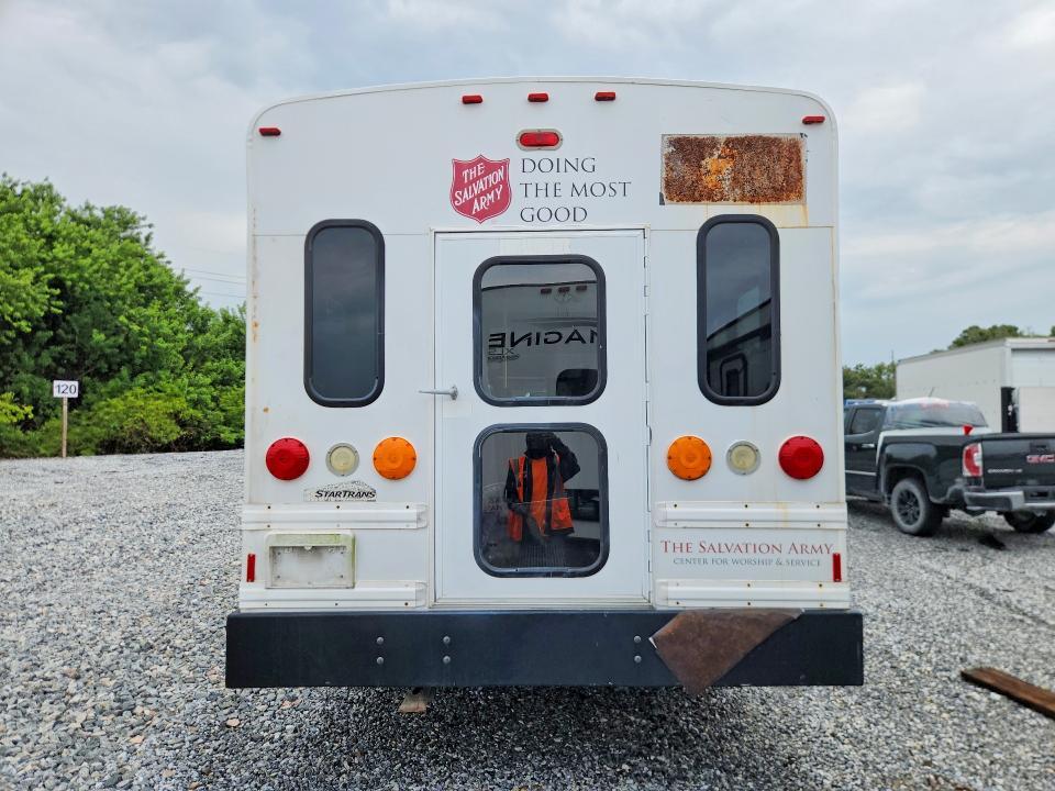 2010 Chev 2009 Chevrolet Express Shuttle Bus
