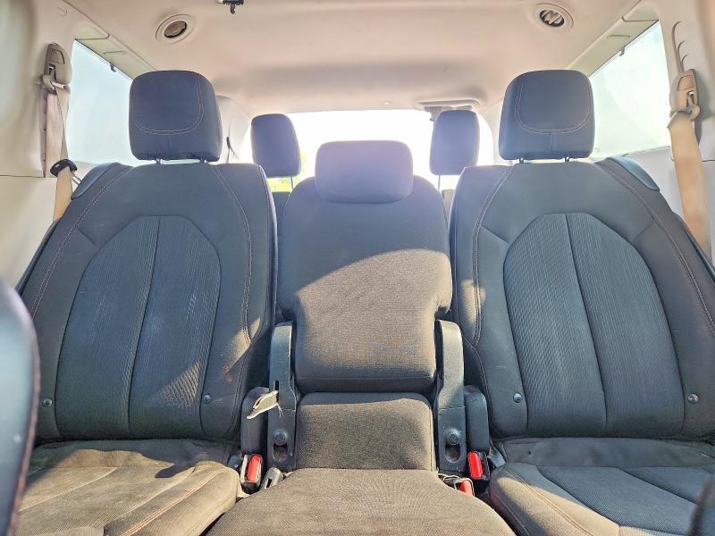 2017 Chrysler Pacifica Touring l