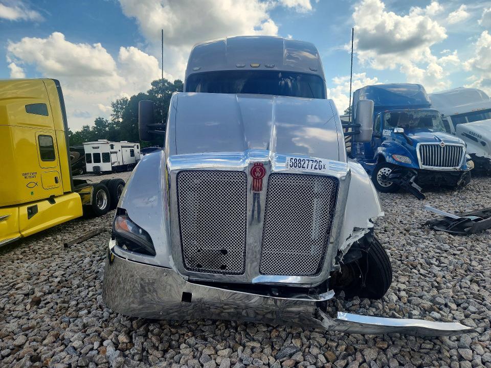 2016 KW T680
