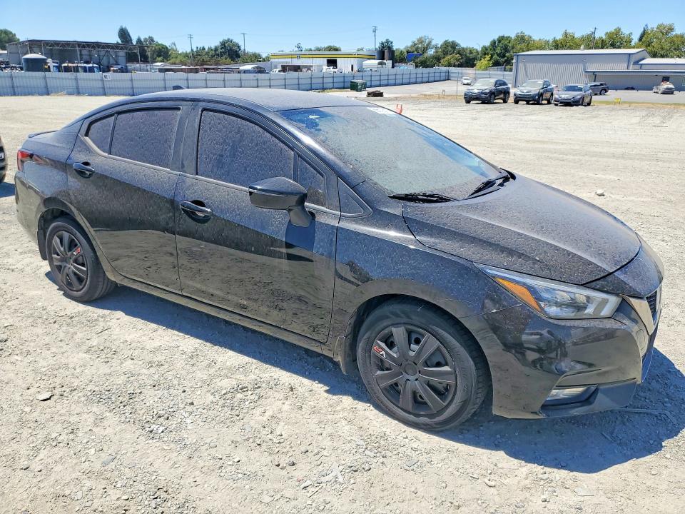 2020 Nissan Versa sr