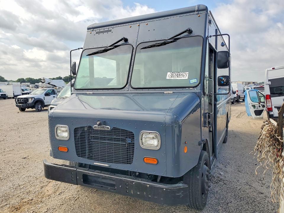 2021 Freightliner MT45G Chassis Delivery Truck