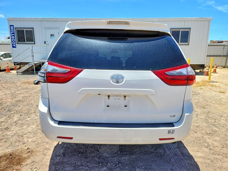 2020 Toyota Sienna le
