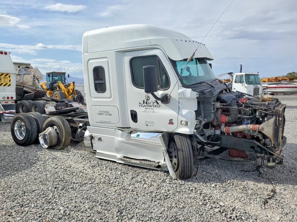 2015 Freightliner Cascadia 125