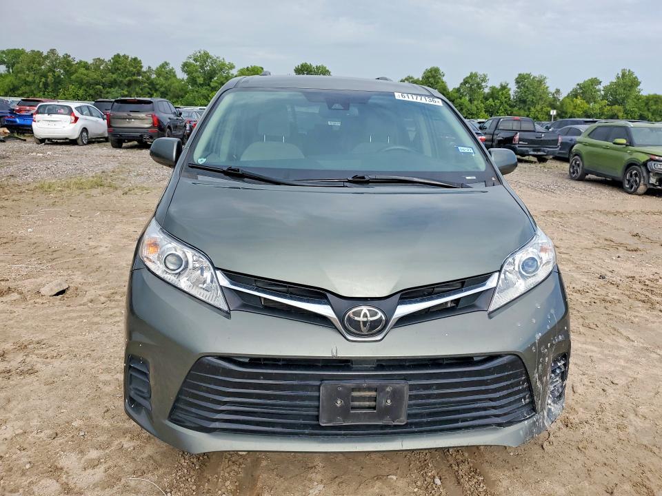 2019 Toyota Sienna le