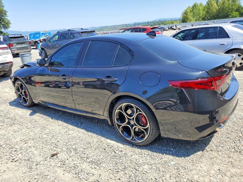 2022 Alfa Romeo Giulia Super