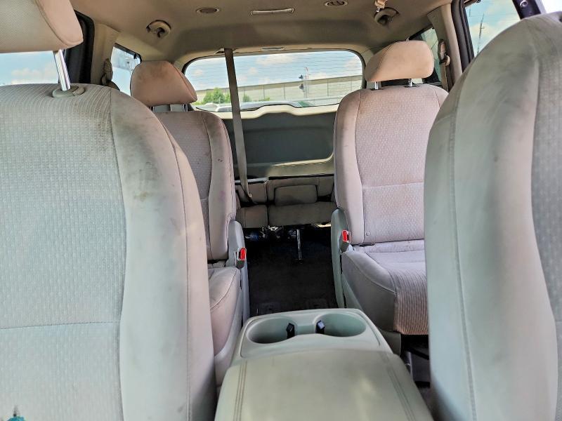 2016 KIA Sedona lx