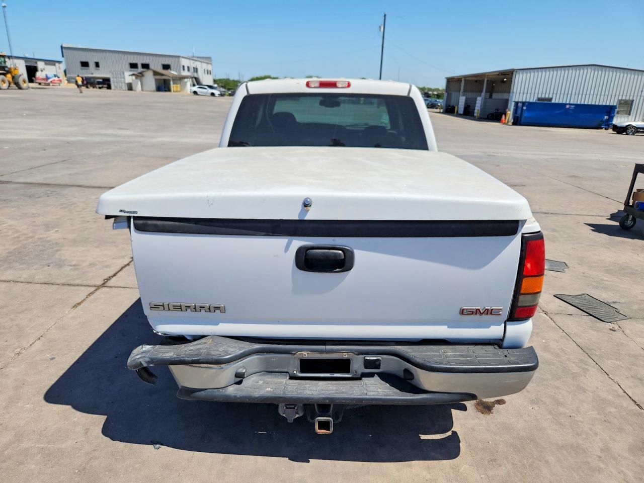 2005 GMC New Sierra C1500