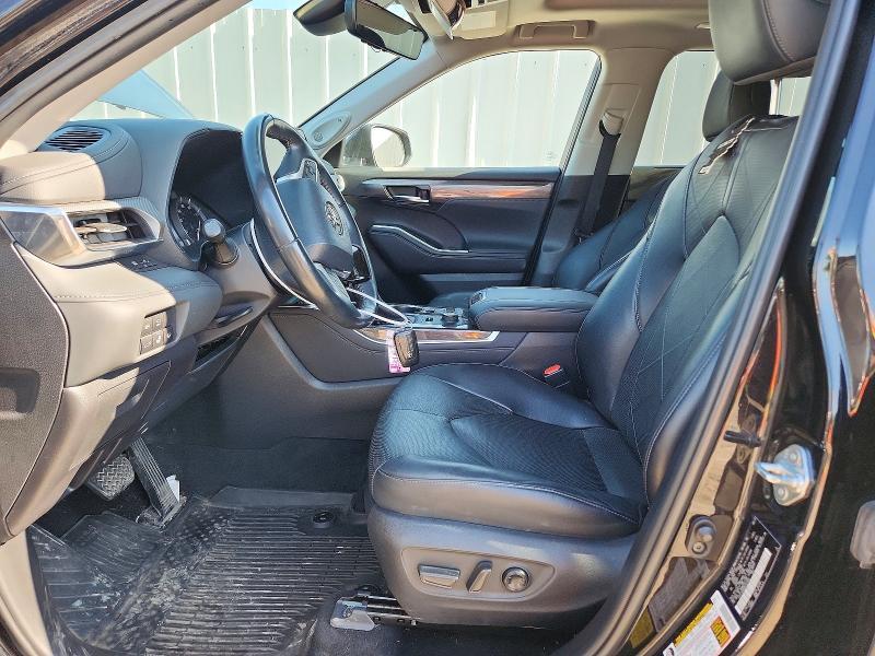 2022 Toyota Highlander Platinum