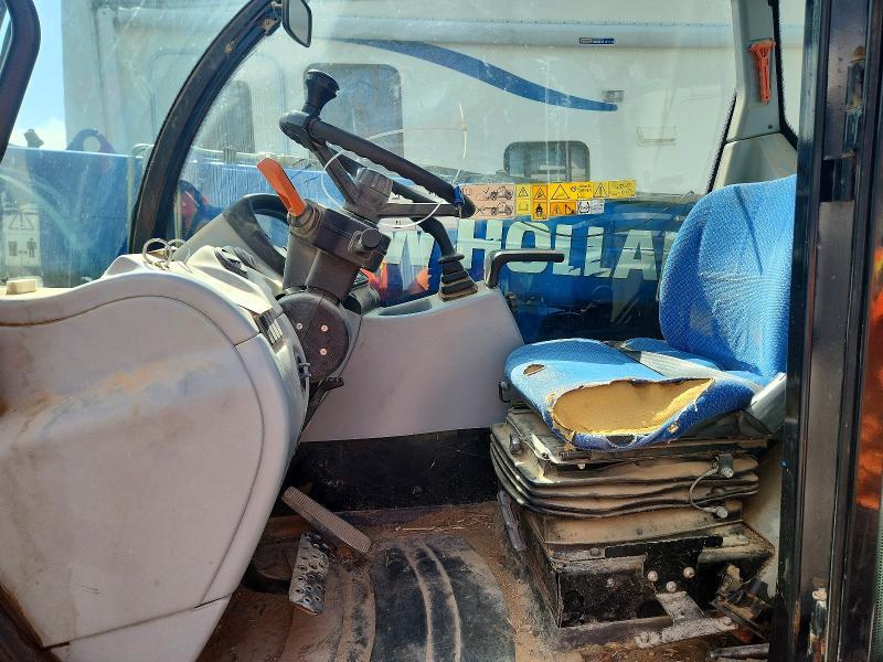 2015 New Holland 2015 New Holland LM632 Telehandler