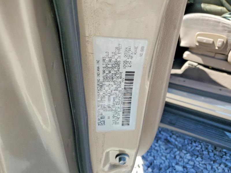 2004 Toyota Sequoia SR5
