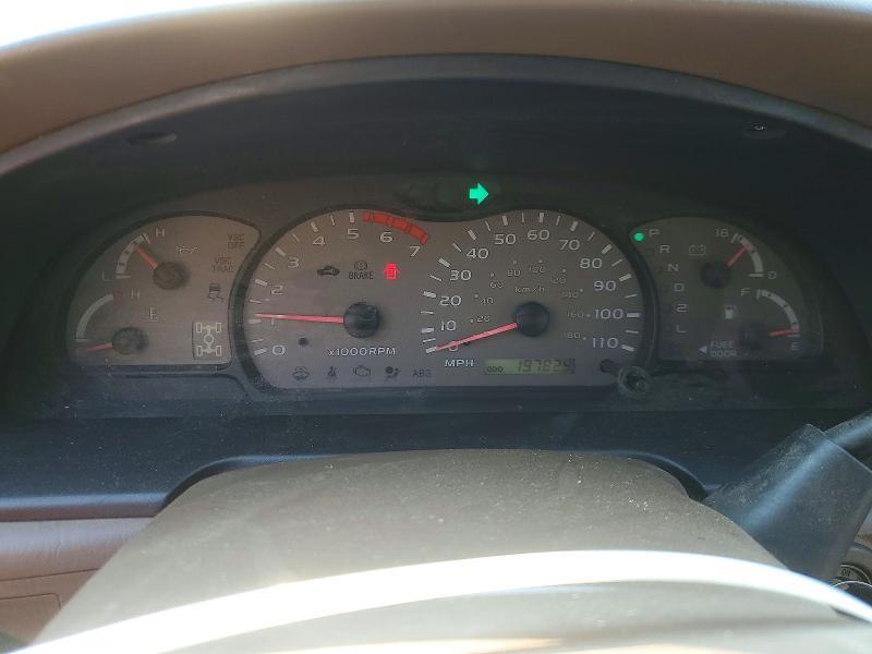 2004 Toyota Sequoia SR5