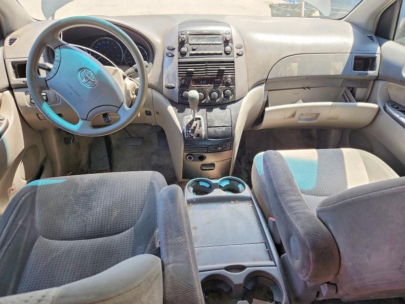 2010 Toyota Sienna le 7-passenger