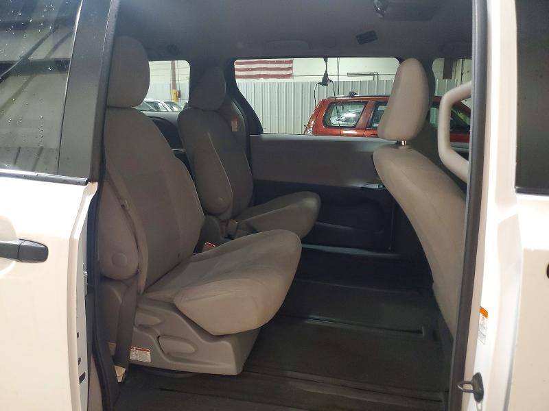 2015 Toyota Sienna l 7-passenger