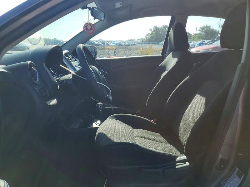 2016 Nissan Versa 1.6 sv