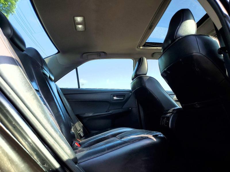 2016 Toyota Camry Hybrid le