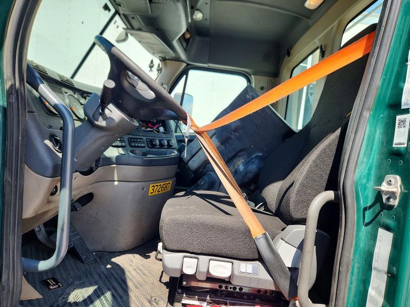 2018 Freightliner Cascadia 113 Semi Truck